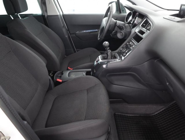 Peugeot 5008  2.0 BlueHDi 