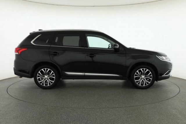 Mitsubishi Outlander  2.2 DI-D 