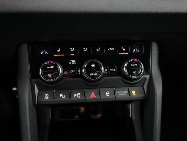 Škoda Karoq  1.5 TSI Sportline