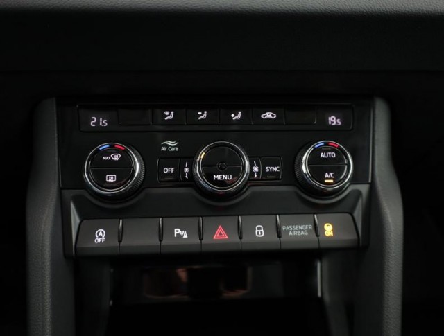 Škoda Karoq  1.5 TSI Ambition