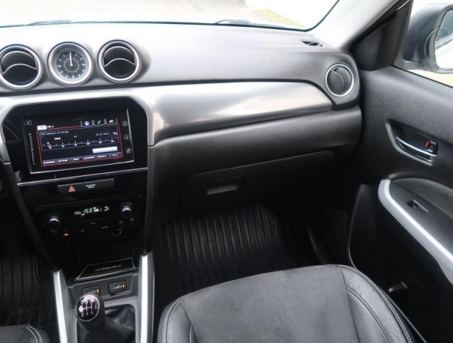 Suzuki Vitara  1.6 VVT Elegance