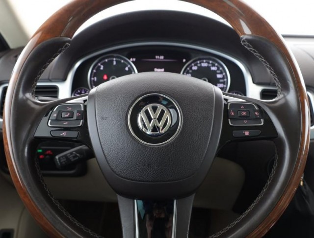 Volkswagen Touareg  3.0 TDI 