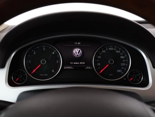 Volkswagen Touareg  3.0 TDI 