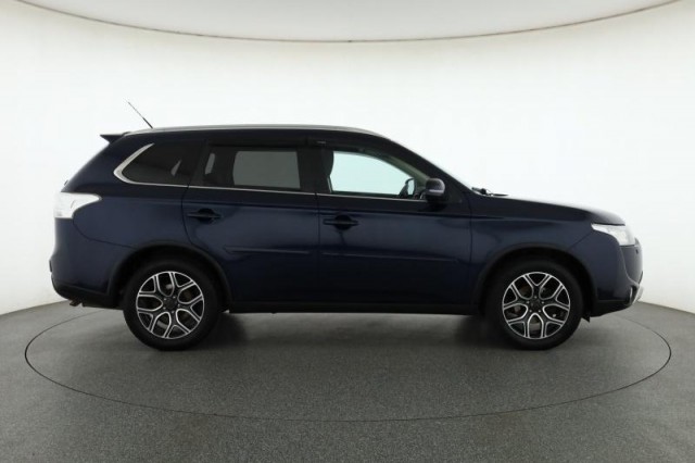 Mitsubishi Outlander  2.2 DI-D 