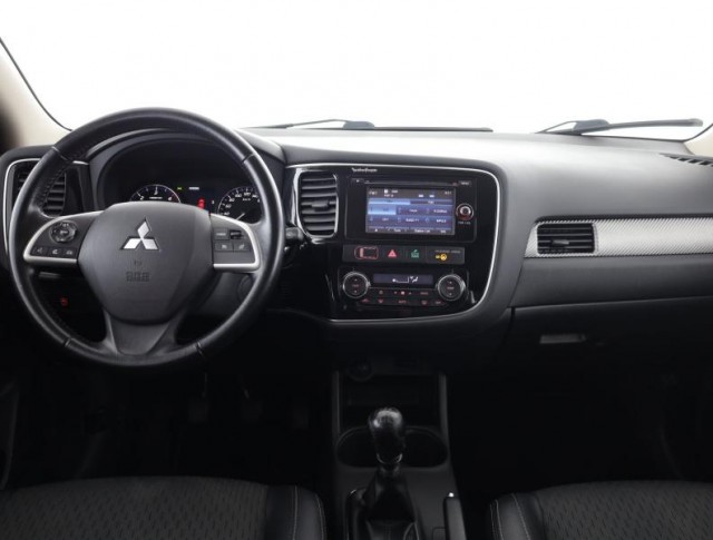 Mitsubishi Outlander  2.2 DI-D 