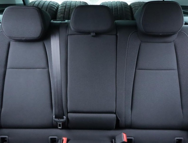 Škoda Karoq  1.5 TSI Fresh