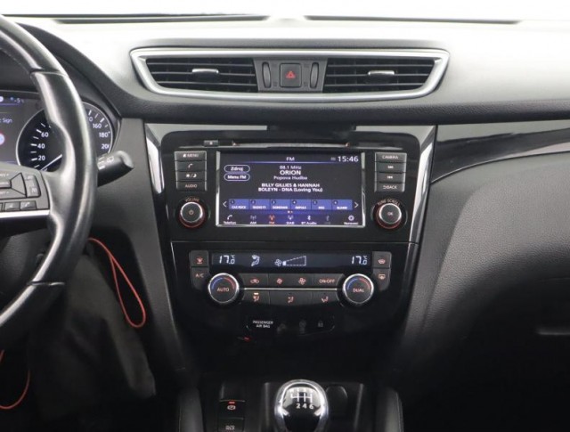 Nissan Qashqai  1.3 DIG-T 