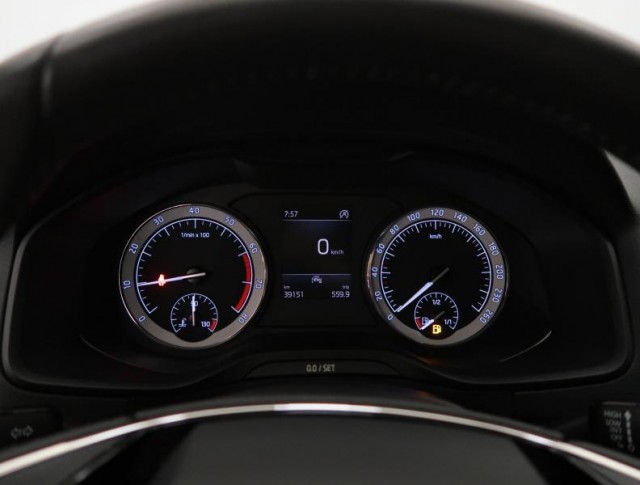 Škoda Karoq  1.0 TSI Ambition