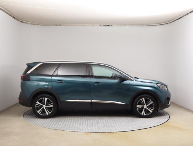Peugeot 5008  1.5 BlueHDi 