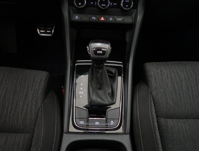 Škoda Karoq  1.5 TSI 