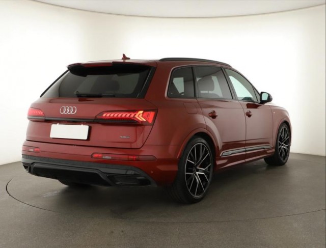 Audi Q7  55 TFSI S-Line