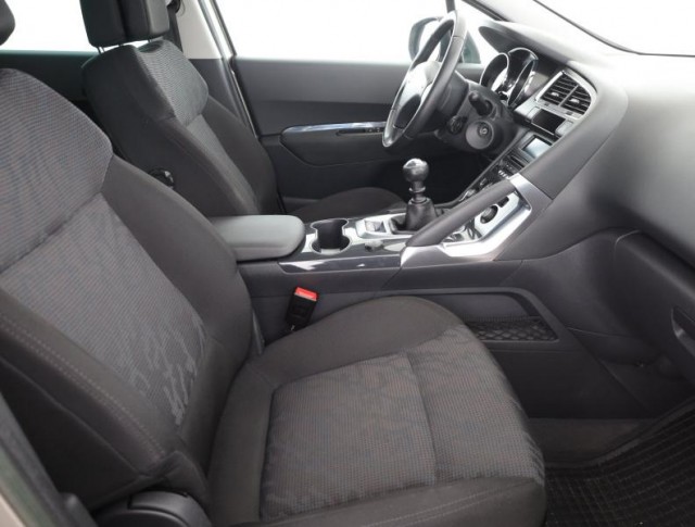 Peugeot 3008  1.6 HDi 