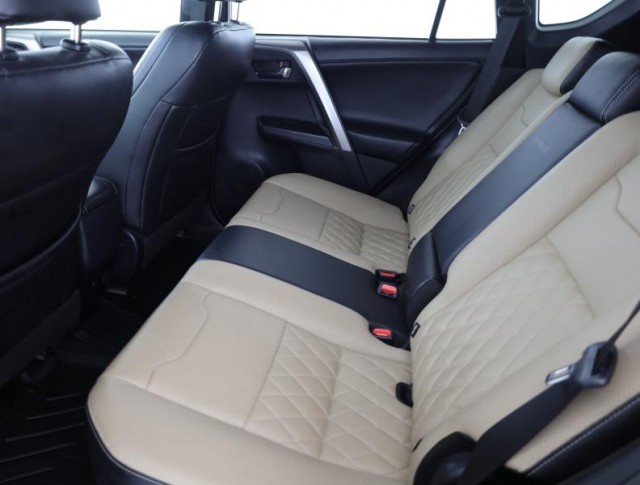 Toyota RAV 4  2.5 Hybrid 