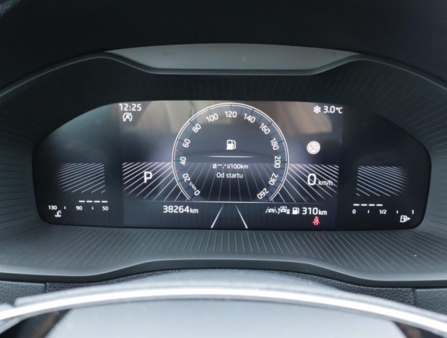 Škoda Karoq  1.5 TSI Fresh