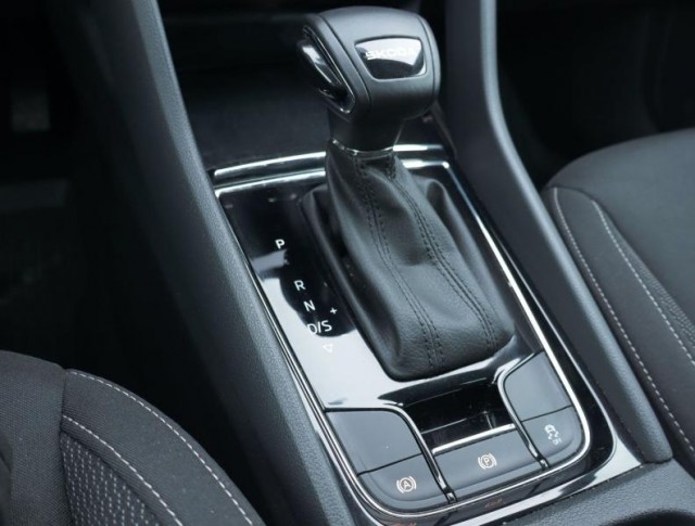 Škoda Karoq  1.5 TSI Fresh