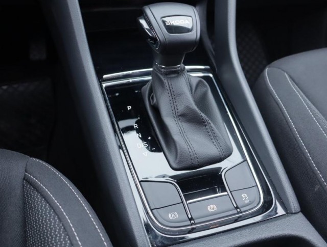 Škoda Karoq  1.5 TSI Fresh