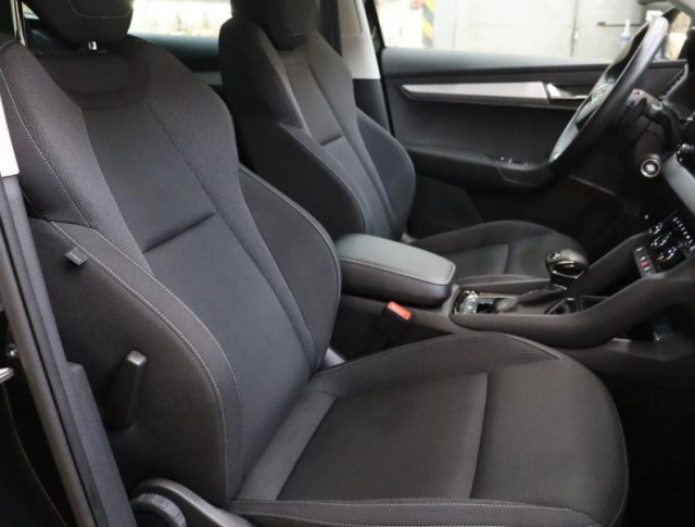 Škoda Karoq  1.5 TSI Fresh