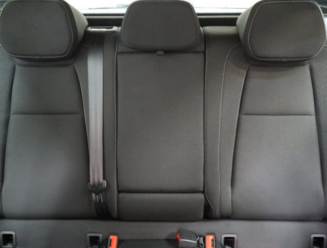 Škoda Karoq  1.5 TSI Fresh