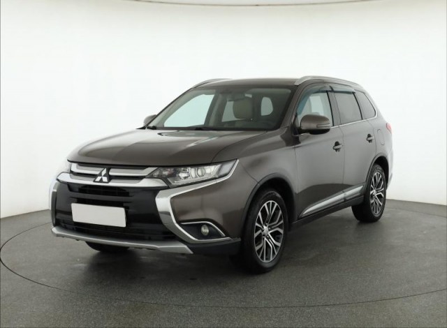 Mitsubishi Outlander  2.2 DI-D 