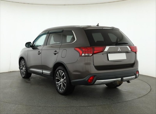 Mitsubishi Outlander  2.2 DI-D 