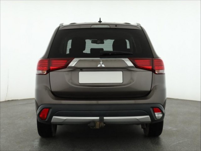 Mitsubishi Outlander  2.2 DI-D 