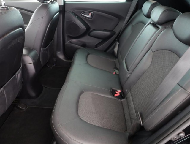 Hyundai ix35  2.0 CRDi Trikolor