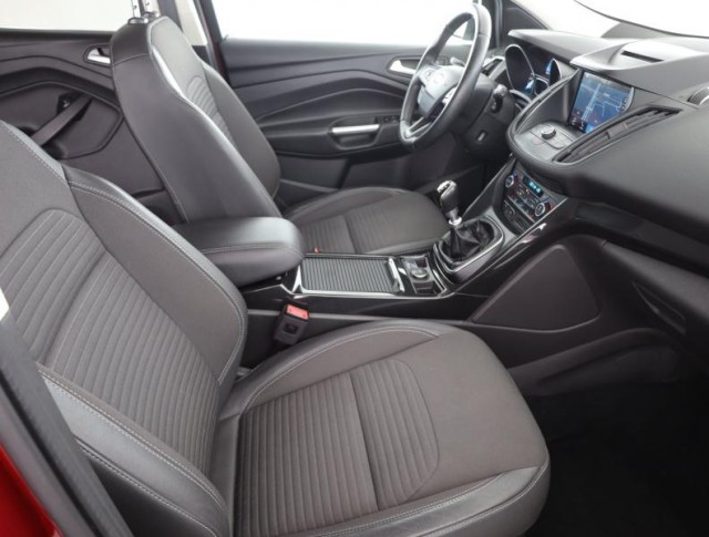 Ford Kuga  1.5 EcoBoost Titanium