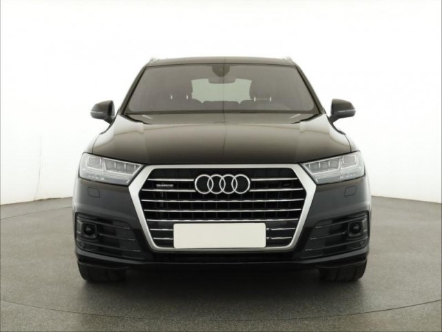 Audi Q7  3.0 TDI S-Line