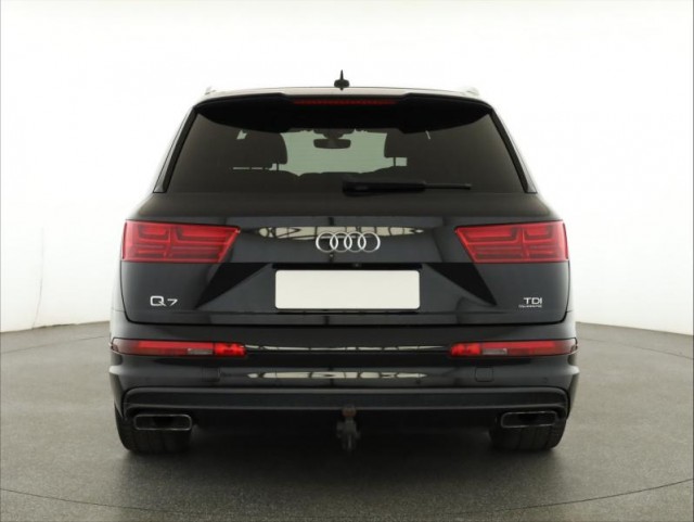 Audi Q7  3.0 TDI S-Line