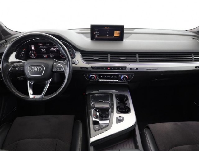 Audi Q7  3.0 TDI S-Line