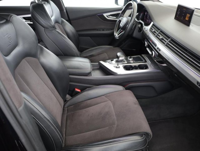 Audi Q7  3.0 TDI S-Line