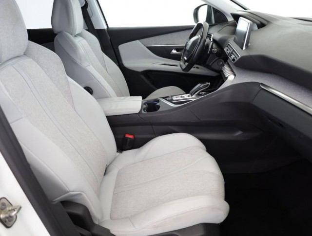 Peugeot 3008  1.2 PureTech 