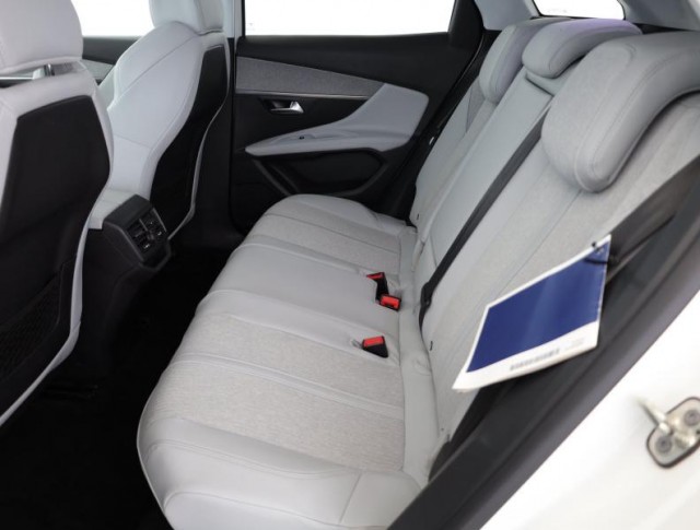 Peugeot 3008  1.2 PureTech 