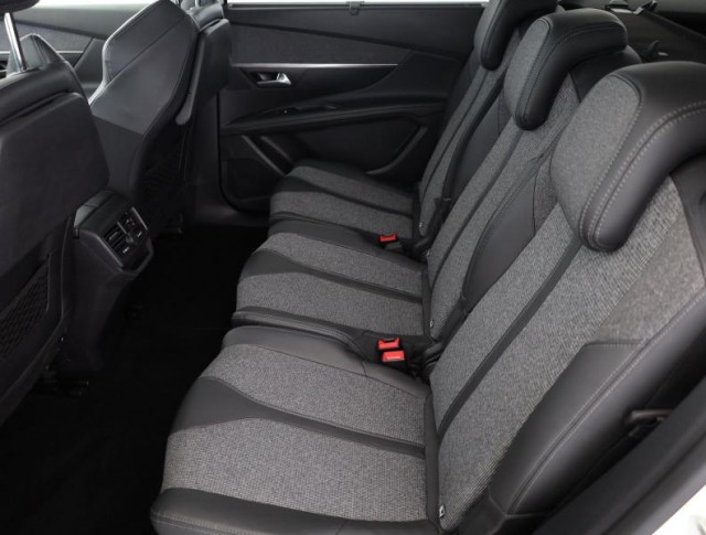 Peugeot 5008  2.0 BlueHDi 