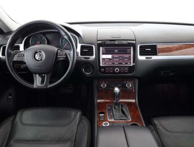 Volkswagen Touareg  3.0 TDI 