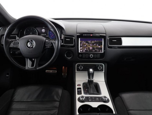 Volkswagen Touareg  3.0 TDI R-Line