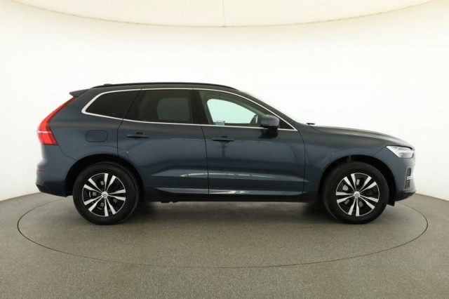 Volvo XC60  B4 AWD Momentum