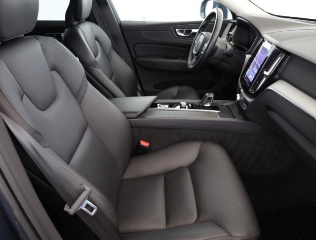 Volvo XC60  B4 AWD Momentum