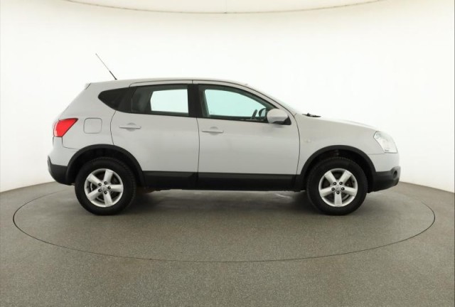 Nissan Qashqai  1.6 
