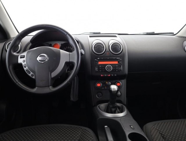 Nissan Qashqai  1.6 