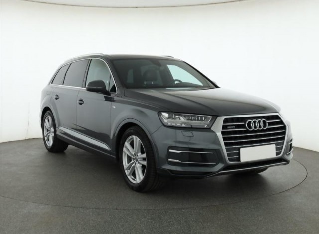 Audi Q7  3.0 TDI S-Line