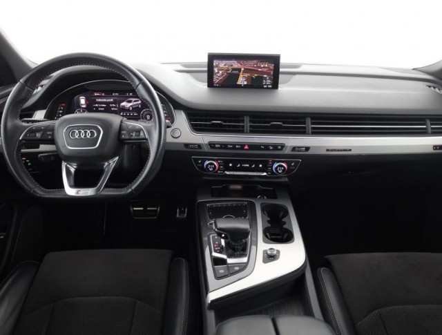 Audi Q7  3.0 TDI S-Line