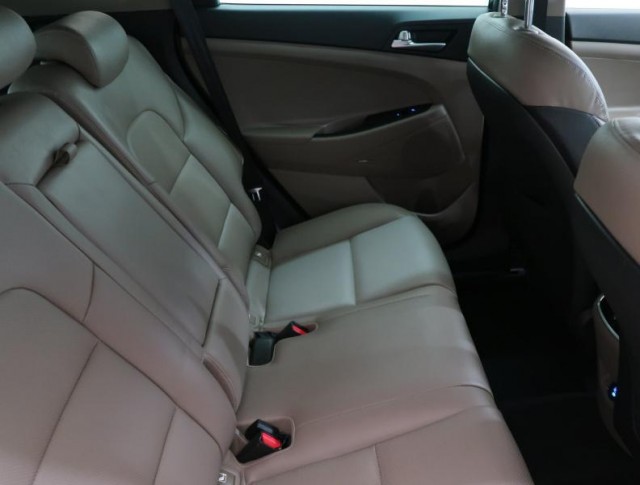 Hyundai Tucson  2.0 CRDi 