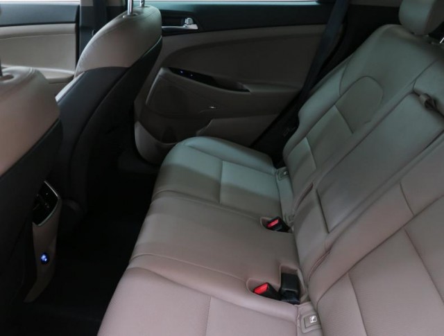 Hyundai Tucson  2.0 CRDi 