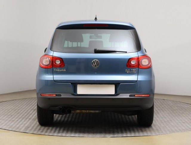 Volkswagen Tiguan  2.0 TSI 
