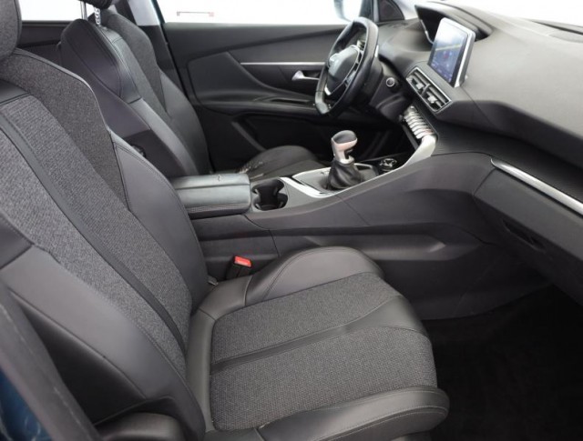 Peugeot 5008  1.5 BlueHDi 