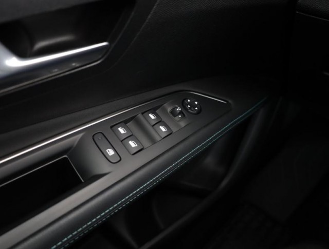 Peugeot 3008  1.5 BlueHDi 