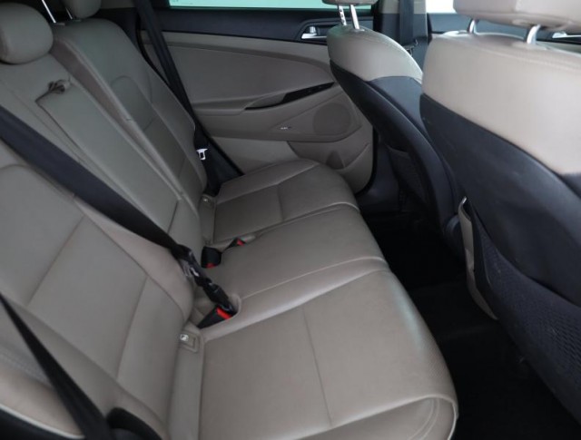 Hyundai Tucson  2.0 CRDi 