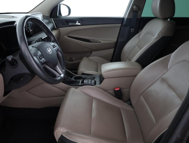 Hyundai Tucson  2.0 CRDi 