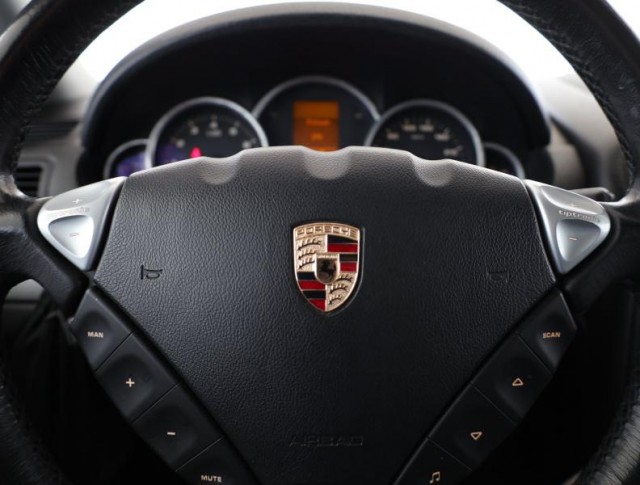 Porsche Cayenne  V6 